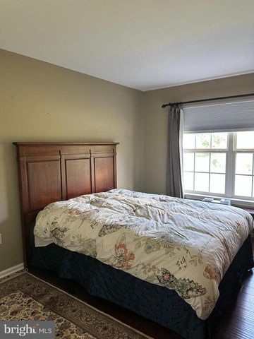 203 OAKTREE CT, Warwick, PA 18974