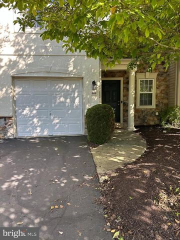 203 OAKTREE CT, Warwick, PA 18974