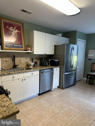 203 OAKTREE CT, Warwick, PA 18974