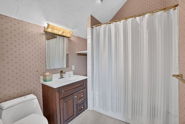 115 Pond St, Avon, MA 02322