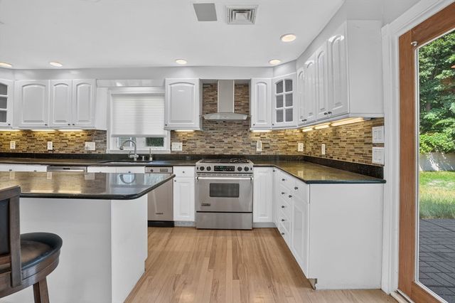 115 Pond St, Avon, MA 02322