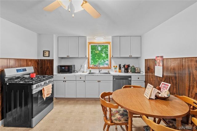 372 Aurora Street, Lancaster, NY 14086