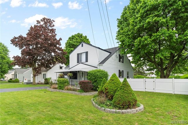 372 Aurora Street, Lancaster, NY 14086
