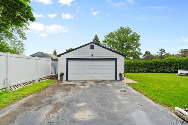 372 Aurora Street, Lancaster, NY 14086