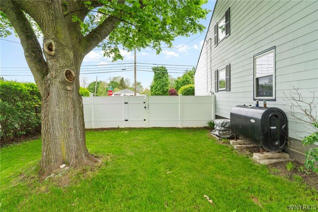 372 Aurora Street, Lancaster, NY 14086