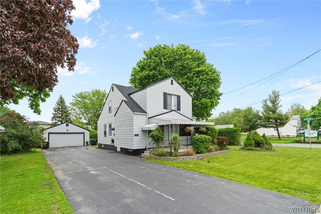 372 Aurora Street, Lancaster, NY 14086