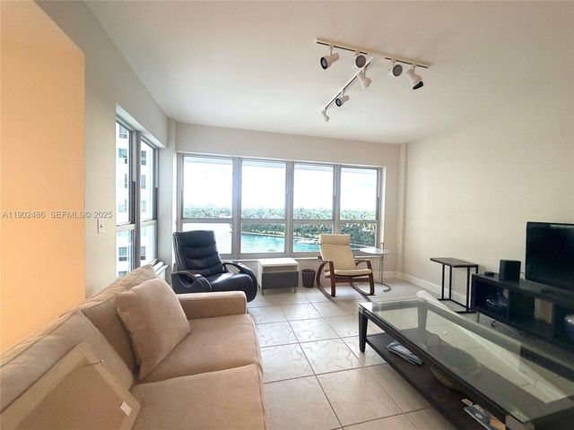 9102 W Bay Harbor Dr 6-B, Bay Harbor Islands, FL 33154