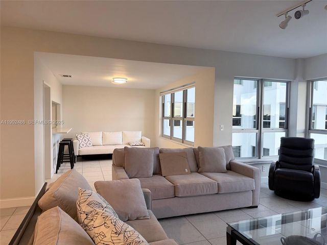 9102 W Bay Harbor Dr 6-B, Bay Harbor Islands, FL 33154