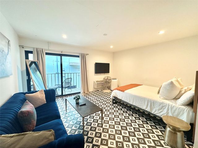 201 Academy Dr 203, Austin, TX 78704