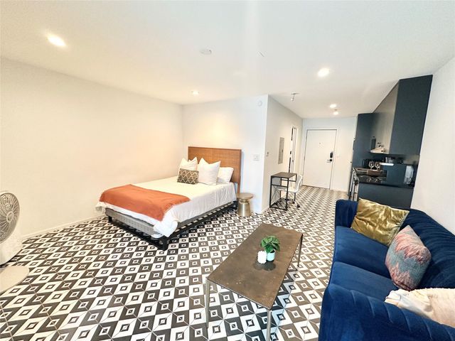 201 Academy Dr 203, Austin, TX 78704