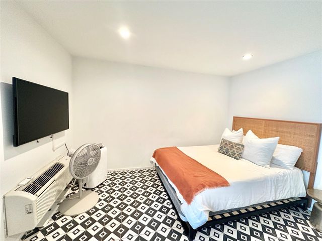 201 Academy Dr 203, Austin, TX 78704