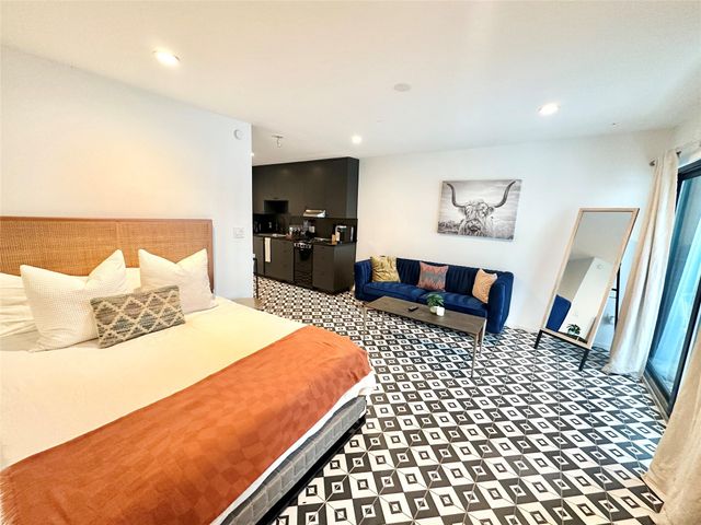 201 Academy Dr 203, Austin, TX 78704