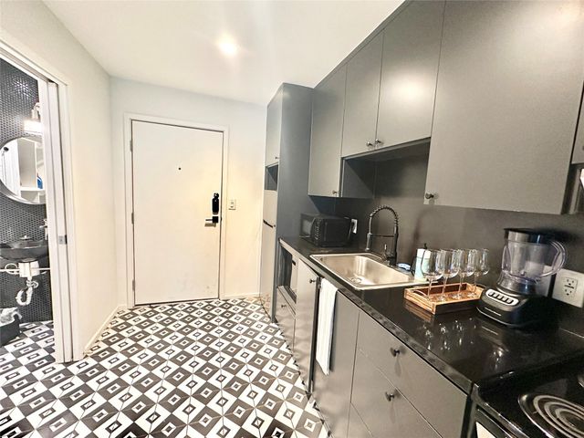 201 Academy Dr 203, Austin, TX 78704