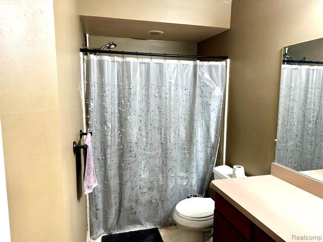 22377 Massey Lane, Macomb, MI 48044