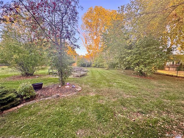 22377 Massey Lane, Macomb, MI 48044