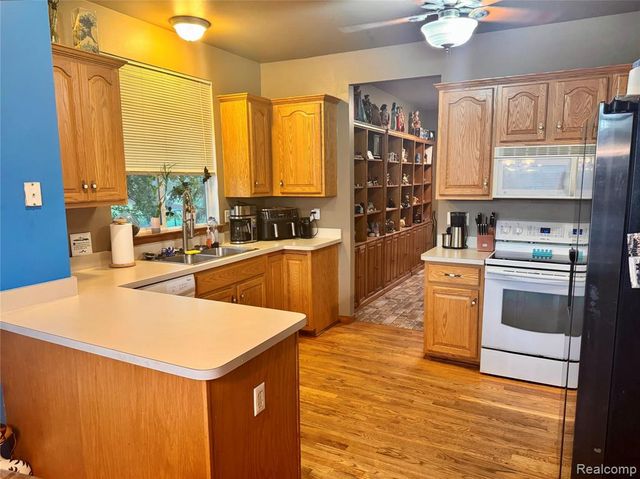 22377 Massey Lane, Macomb, MI 48044