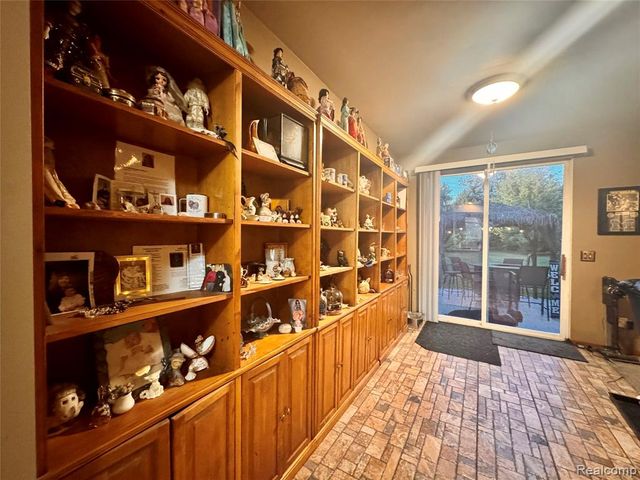 22377 Massey Lane, Macomb, MI 48044