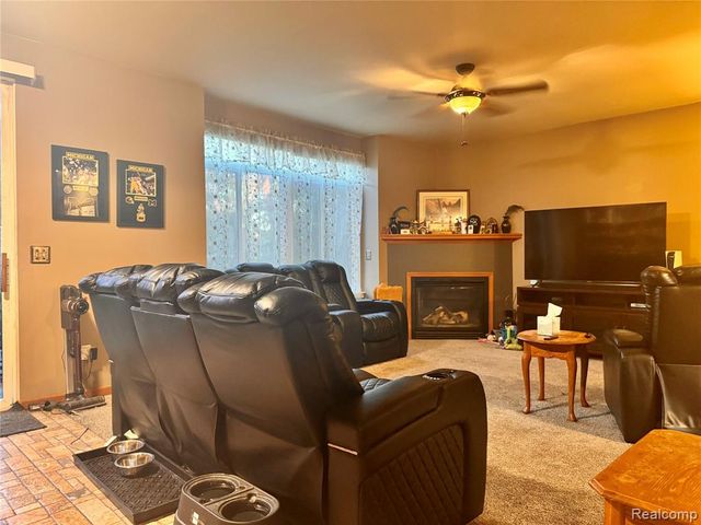 22377 Massey Lane, Macomb, MI 48044