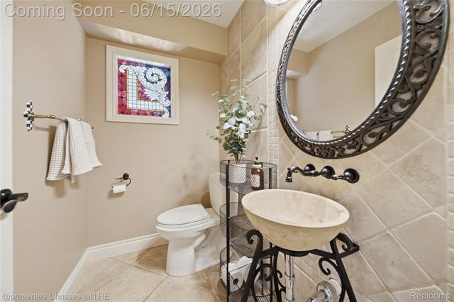 1484 Bird Avenue, Birmingham, MI 48009