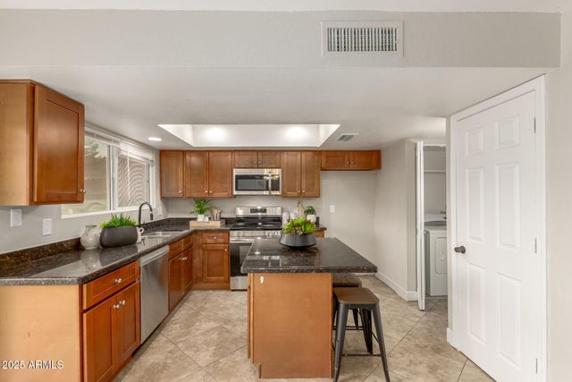 8056 N 31ST Lane, Phoenix, AZ 85051