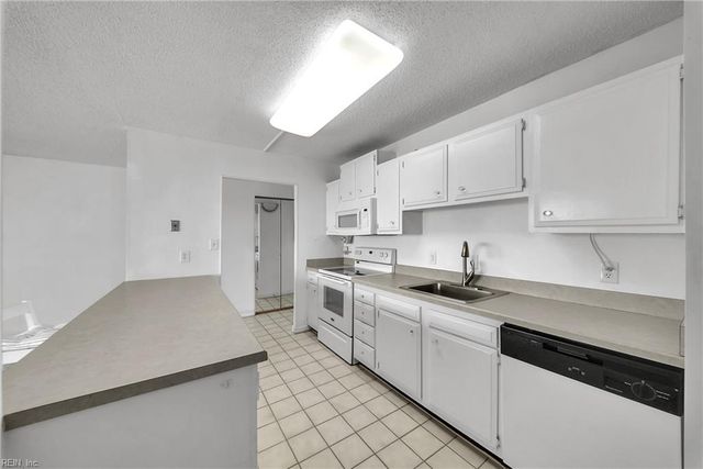 3558 Shore Dr Apt 807, Virginia Beach, VA 23455
