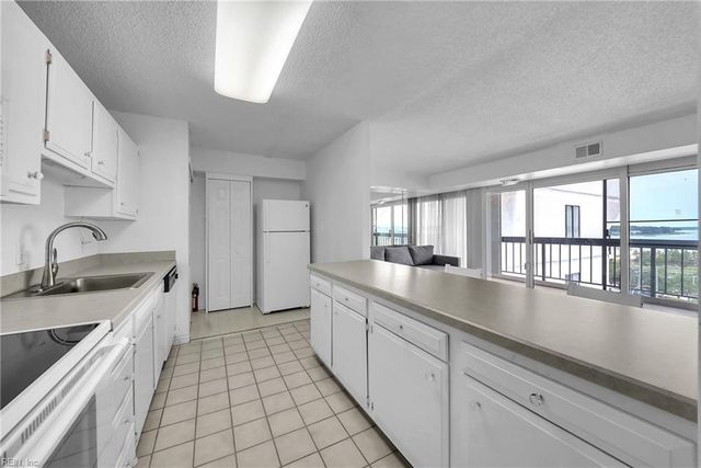 3558 Shore Dr Apt 807, Virginia Beach, VA 23455