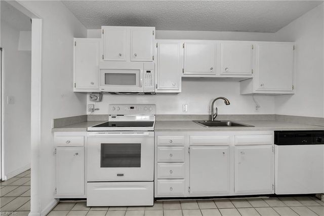 3558 Shore Dr Apt 807, Virginia Beach, VA 23455