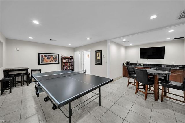 3558 Shore Dr Apt 807, Virginia Beach, VA 23455