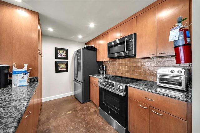 3558 Shore Dr Apt 807, Virginia Beach, VA 23455