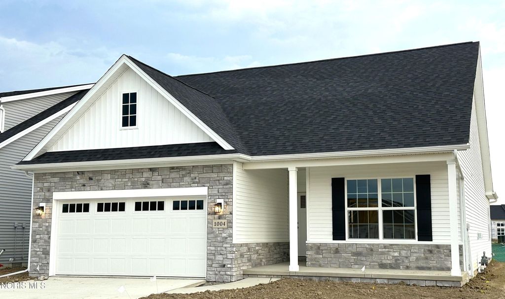 1004 Pine Ridge Drive, Perrysburg, OH 43551