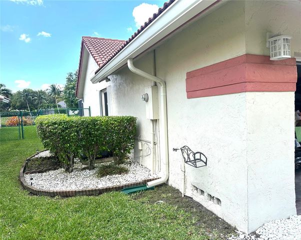 16328 NW 11th Street, Pembroke Pines, FL 33028