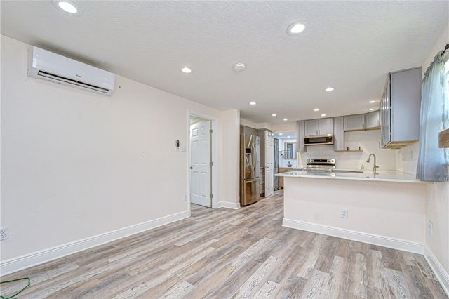 2933 56TH AVENUE N, St Petersburg, FL 33714
