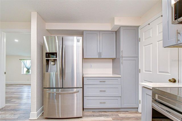 2933 56TH AVENUE N, St Petersburg, FL 33714
