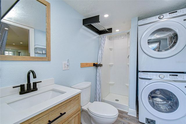 2933 56TH AVENUE N, St Petersburg, FL 33714