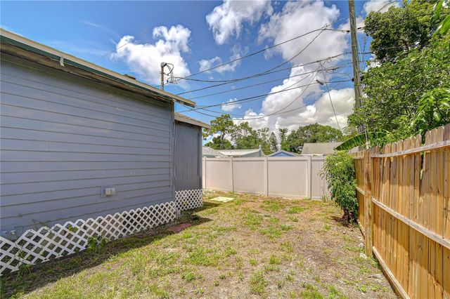 2933 56TH AVENUE N, St Petersburg, FL 33714