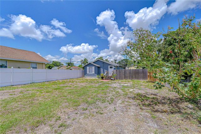 2933 56TH AVENUE N, St Petersburg, FL 33714