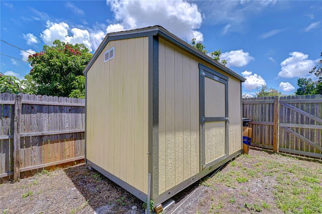 2933 56TH AVENUE N, St Petersburg, FL 33714