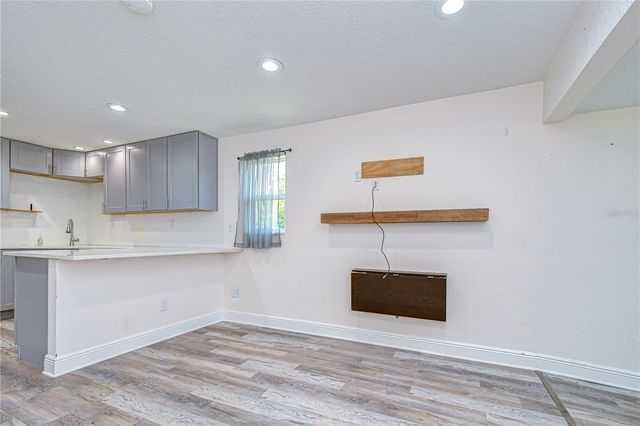 2933 56TH AVENUE N, St Petersburg, FL 33714