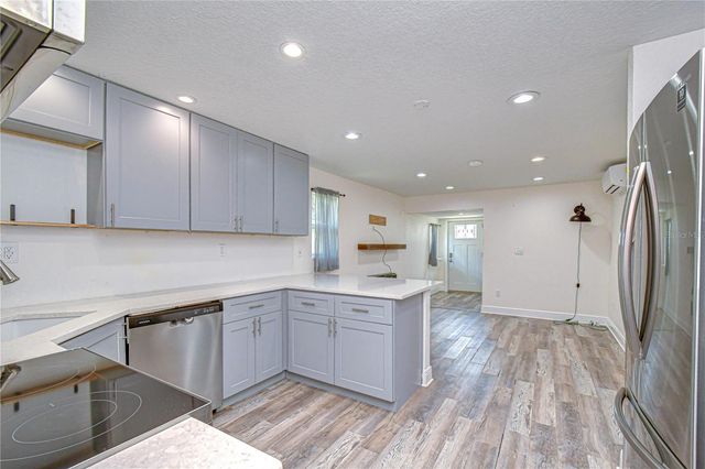 2933 56TH AVENUE N, St Petersburg, FL 33714
