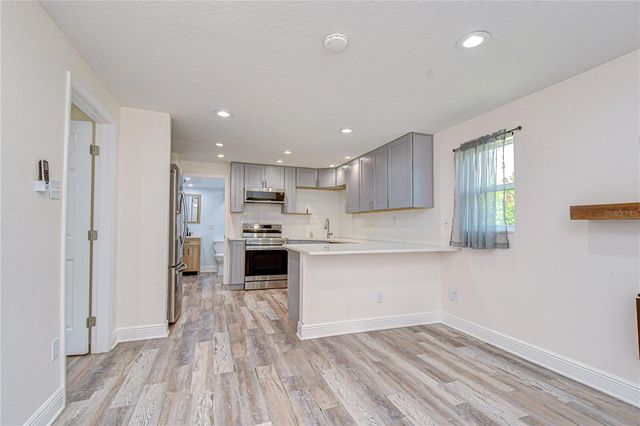 2933 56TH AVENUE N, St Petersburg, FL 33714