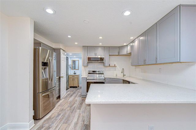 2933 56TH AVENUE N, St Petersburg, FL 33714