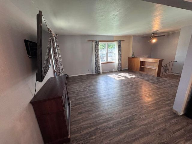 2547 West 9th Street, Waterloo, IA 50702