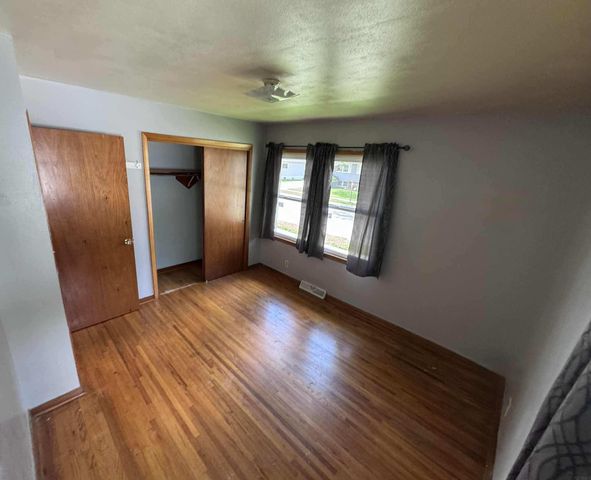 2547 West 9th Street, Waterloo, IA 50702