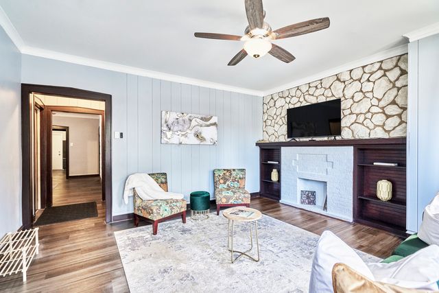 6923 S Merrill Avenue, Chicago, IL 60649