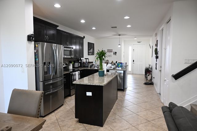7722 SW 52nd Pl, Davie, FL 33328