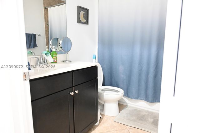 7722 SW 52nd Pl, Davie, FL 33328