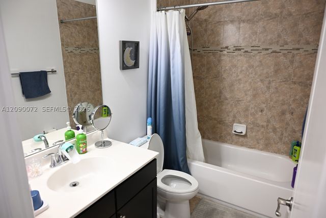7722 SW 52nd Pl, Davie, FL 33328