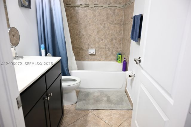 7722 SW 52nd Pl, Davie, FL 33328