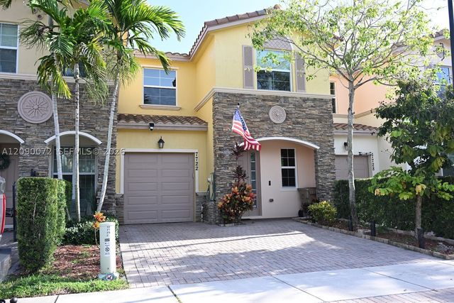 7722 SW 52nd Pl, Davie, FL 33328