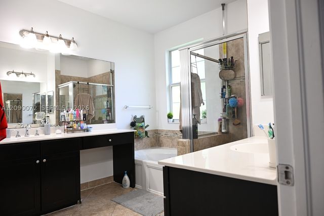 7722 SW 52nd Pl, Davie, FL 33328